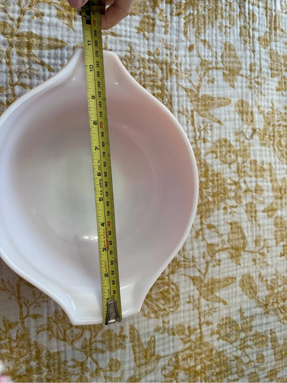 Pyrex mixing bowl in “Autumn Harvest”